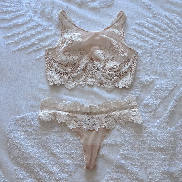 Victorias Secret Embroidered Set - Picture 3 of 8